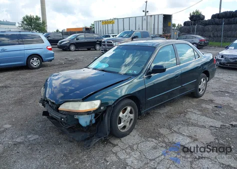2000 Honda Accord 2.3 Ex from USA, damaged, VIN 1HGCG6676YA137693
